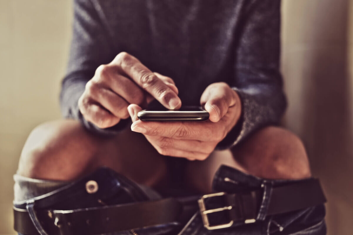 How Dirty Is Your Phone? What Lives on Your Screen